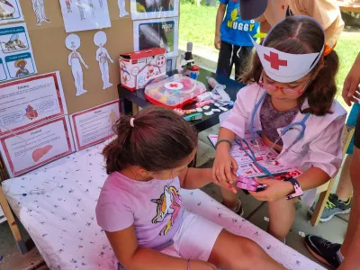 What a day at Summer School looked like, from morning to free play — photo 5