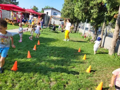 What a day at Summer School looked like, from morning to free play — photo 21