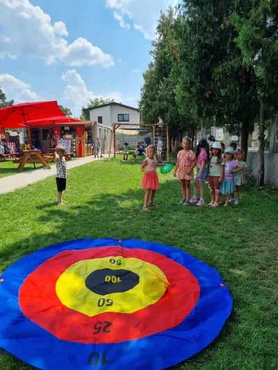 What a day at Summer School looked like, from morning to free play — photo 27