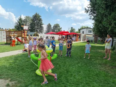 What a day at Summer School looked like, from morning to free play — photo 30