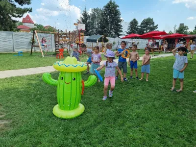 What a day at Summer School looked like, from morning to free play — photo 31