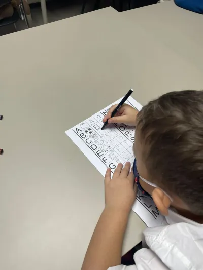 Cei mai mici cursanți învață engleza prin joc — fotografie 6