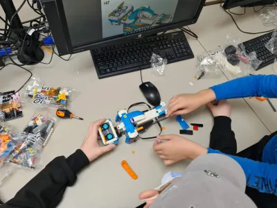 Meet Vernie, the Robot: robotică la cursul de programare — fotografie 1