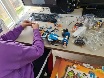 Meet Vernie, the Robot: robotică la cursul de programare — fotografie 2