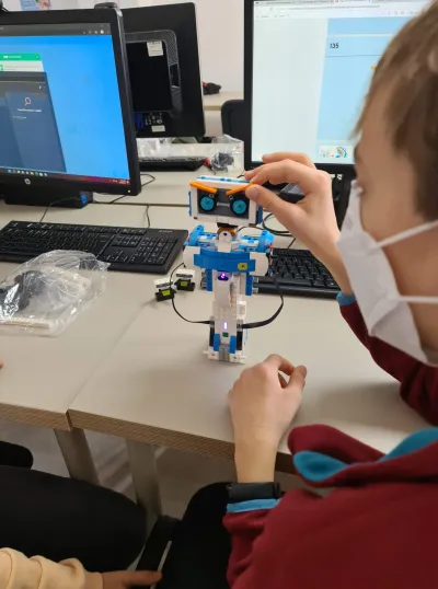 Meet Vernie, the Robot: robotică la cursul de programare — fotografie 4