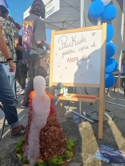 Noaptea Cercetătorilor: gheață carbonică, roboți și pictură pe lut — fotografie 19