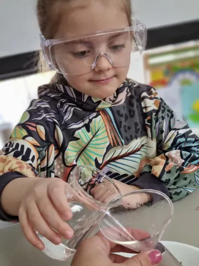 An experiment Sunday: erupting volcanoes and rainbows — photo 10