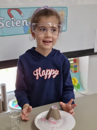 An experiment Sunday: erupting volcanoes and rainbows — photo 12