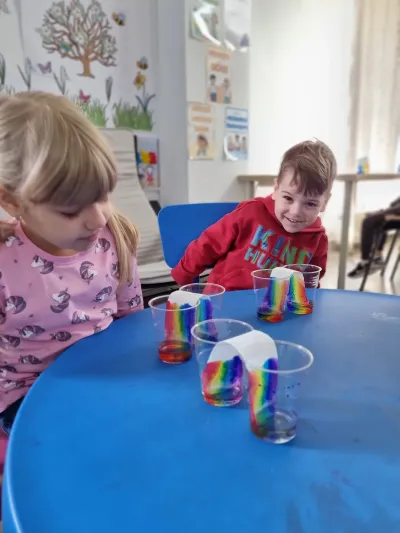 An experiment Sunday: erupting volcanoes and rainbows — photo 19