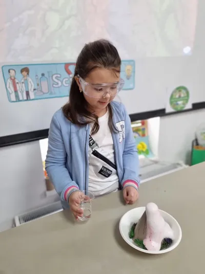 An experiment Sunday: erupting volcanoes and rainbows — photo 24