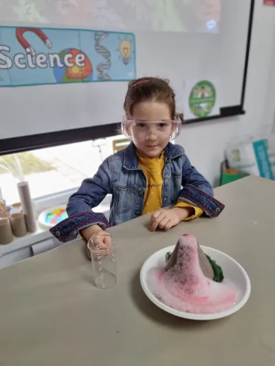 An experiment Sunday: erupting volcanoes and rainbows — photo 32