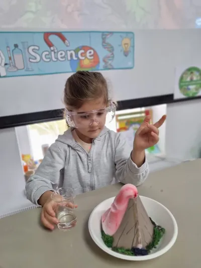 An experiment Sunday: erupting volcanoes and rainbows — photo 34
