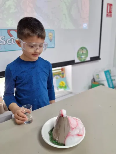 An experiment Sunday: erupting volcanoes and rainbows — photo 35