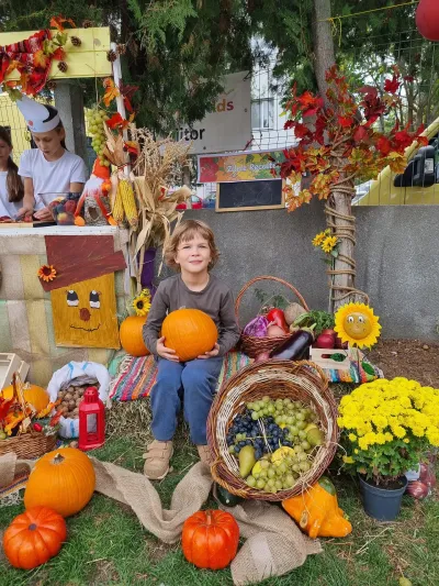 Festivalul Recoltei: o salată de fructe din bogățiile toamnei — fotografie 12