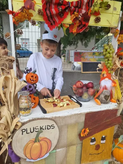 Festivalul Recoltei: o salată de fructe din bogățiile toamnei — fotografie 20