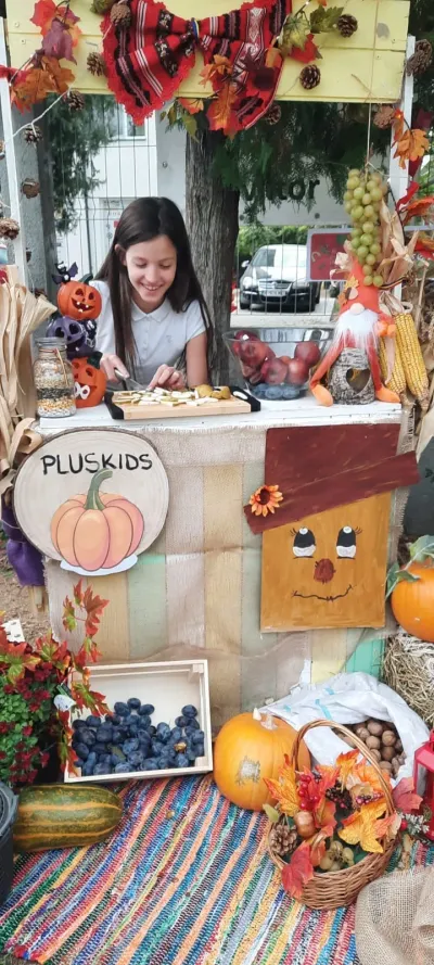 Festivalul Recoltei: o salată de fructe din bogățiile toamnei — fotografie 23