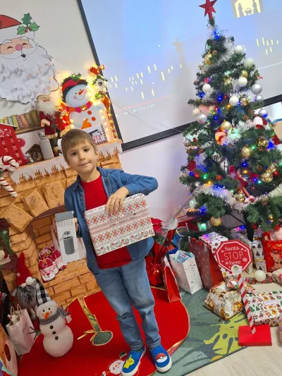 Crăciun la PlusKids: colinde, decoruri și Moși Crăciuni secreți — fotografie 8