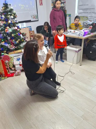 Crăciun la PlusKids: colinde, decoruri și Moși Crăciuni secreți — fotografie 11