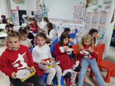 Crăciun la PlusKids: colinde, decoruri și Moși Crăciuni secreți — fotografie 15