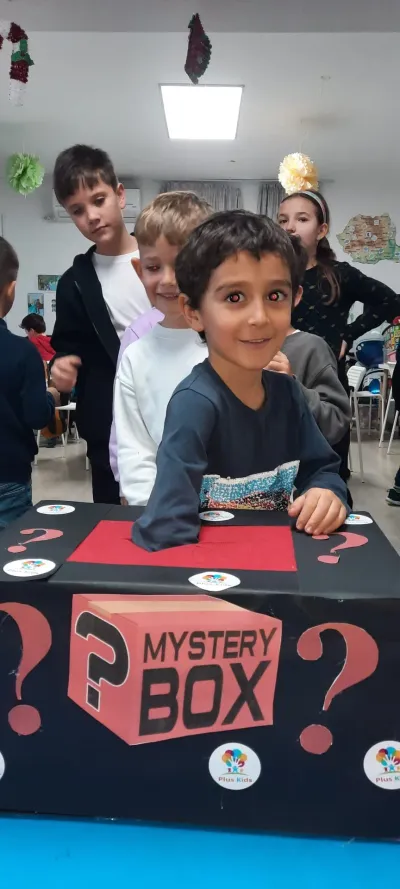 Cutiile surpriză, cu provocări educative înăuntru — fotografie 4