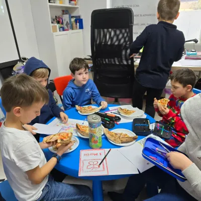 Mărțișoare, un târg și o petrecere cu pizza — fotografie 26