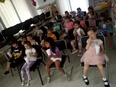 Săptămâna 6: arta în toate formele ei, de la culoare la saxofon — fotografie 37