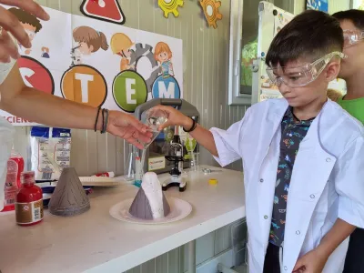 Săptămâna STEM: vulcani, curcubeu, spațiu și microbiologie — fotografie 8