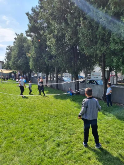 Prima săptămână de școală, cu borcănașul de bomboane de curaj — fotografie 7
