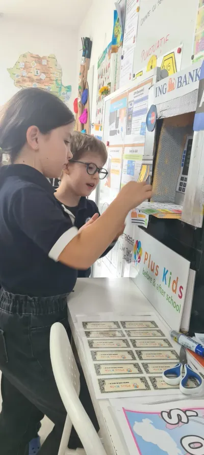 Bănuți, carduri personalizate și târgul PlusKids — fotografie 17