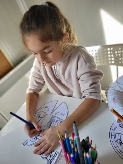 Prima zi de vacanță, petrecută în curte și în parc — fotografie 10