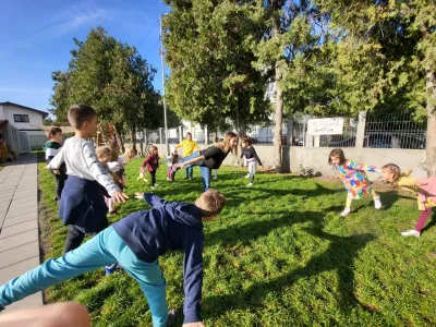 Prima zi de vacanță, petrecută în curte și în parc — fotografie 11