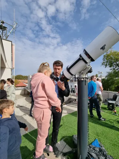 The partial solar eclipse, watched at the Institute of Space Science — photo 12