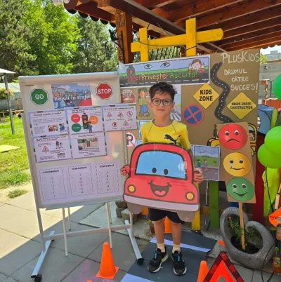 Week 6: road safety, with a practical course in the yard — photo 4