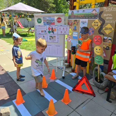Week 6: road safety, with a practical course in the yard — photo 5
