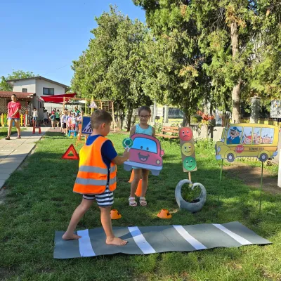 Week 6: road safety, with a practical course in the yard — photo 17