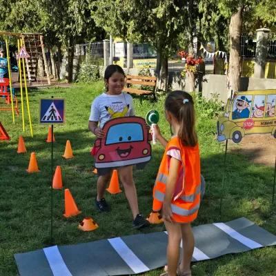 Week 6: road safety, with a practical course in the yard — photo 18