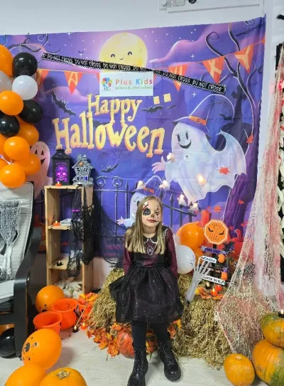 The Halloween party: a costume parade and the witch's house — photo 1