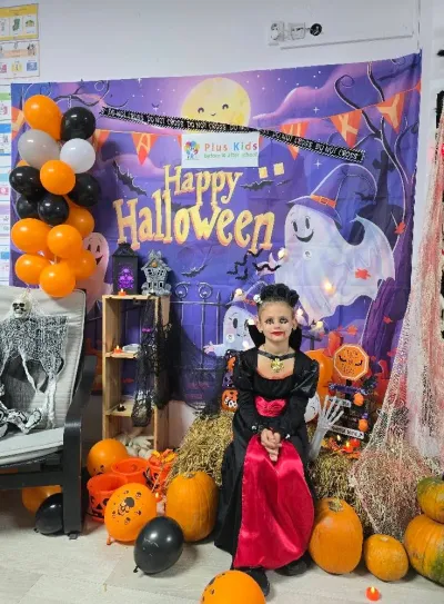 The Halloween party: a costume parade and the witch's house — photo 3