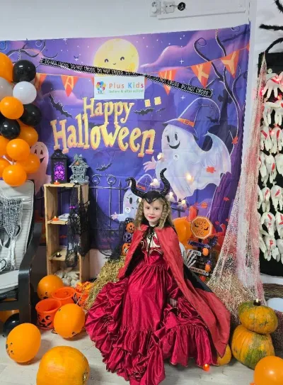 The Halloween party: a costume parade and the witch's house — photo 4