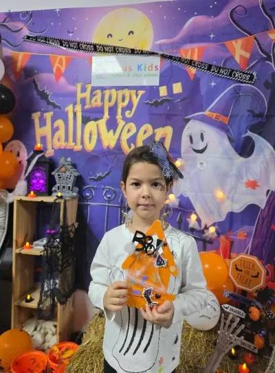 The Halloween party: a costume parade and the witch's house — photo 7