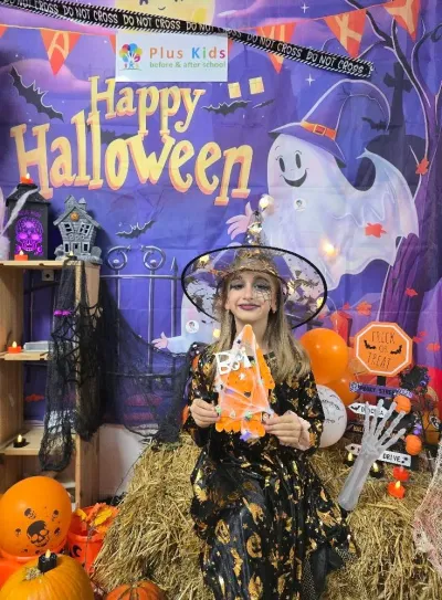 The Halloween party: a costume parade and the witch's house — photo 9