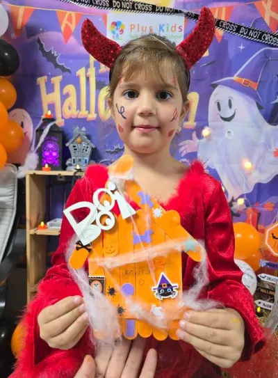 The Halloween party: a costume parade and the witch's house — photo 10