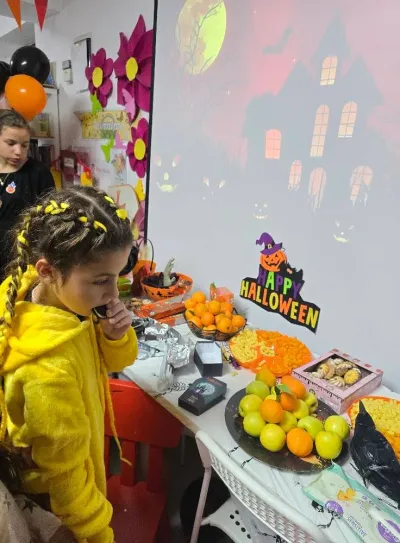 The Halloween party: a costume parade and the witch's house — photo 12