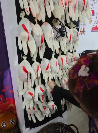 The Halloween party: a costume parade and the witch's house — photo 16