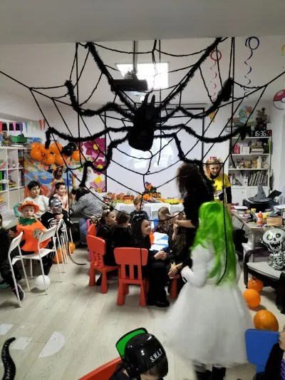 The Halloween party: a costume parade and the witch's house — photo 29