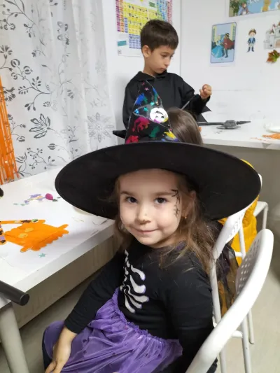 The Halloween party: a costume parade and the witch's house — photo 34