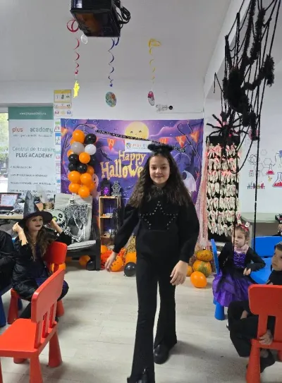 The Halloween party: a costume parade and the witch's house — photo 37