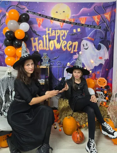 The Halloween party: a costume parade and the witch's house — photo 38