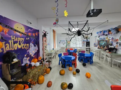 The Halloween party: a costume parade and the witch's house — photo 40