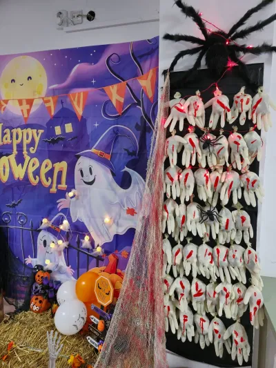 The Halloween party: a costume parade and the witch's house — photo 44